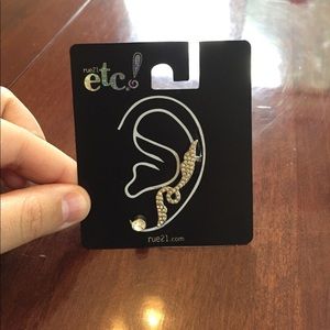 **5 for $15** Single rhinestone ear cuff with stud