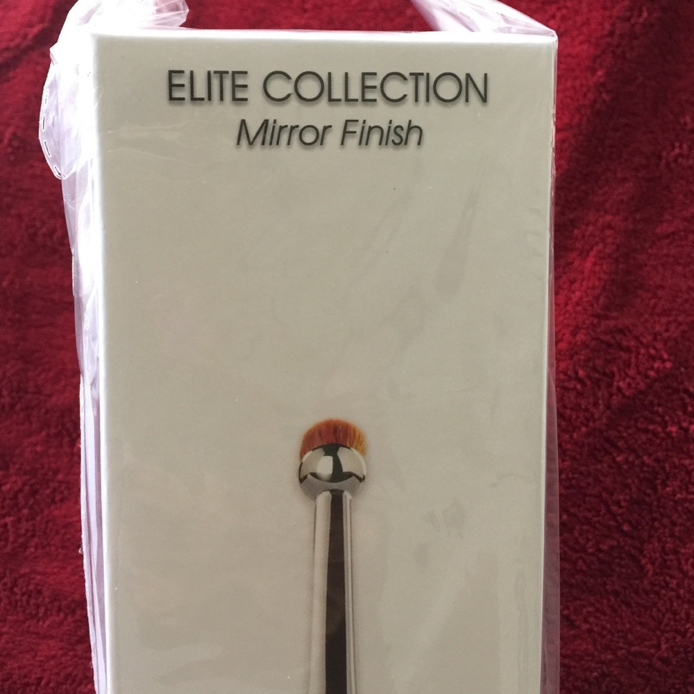 Artis Circle 1R Brush