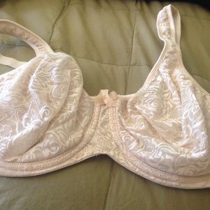 Breezies wicking 40c bra