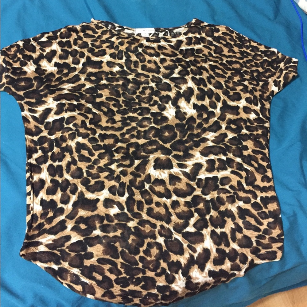 Comfortable fitting leopard/cheetah blouse