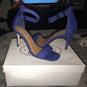 Royal blue💙 Steve Madden heels.