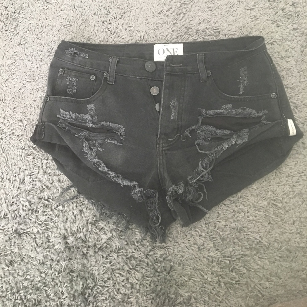 One Teaspoon black denim shorts!!