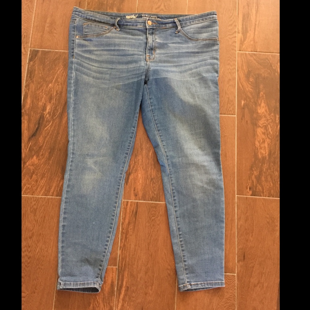 ✨FLASH SALE✨Mid rise jegging