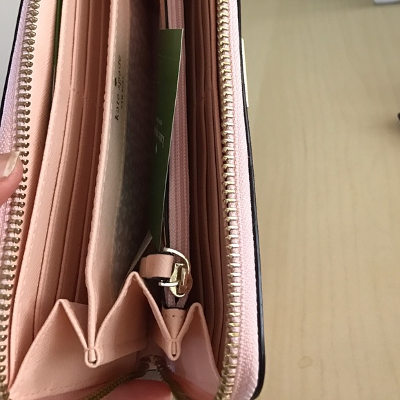 Kate Spade ♠️ peach zip around wallet nwt - Picture 3 of 4