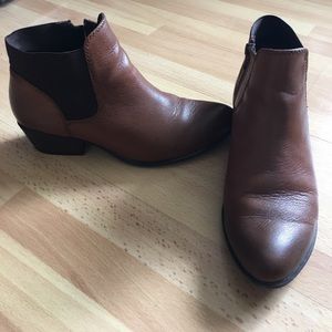 Steve Madden brown leather booties