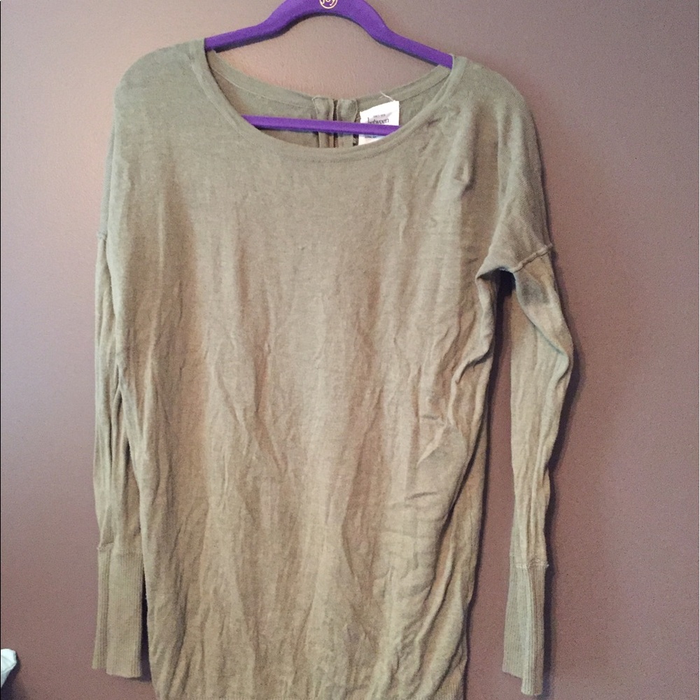 Green loose sweater