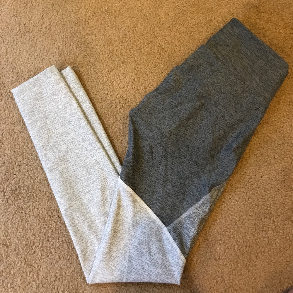Outdoor Voices tri-tone 7/8 length warmup legging