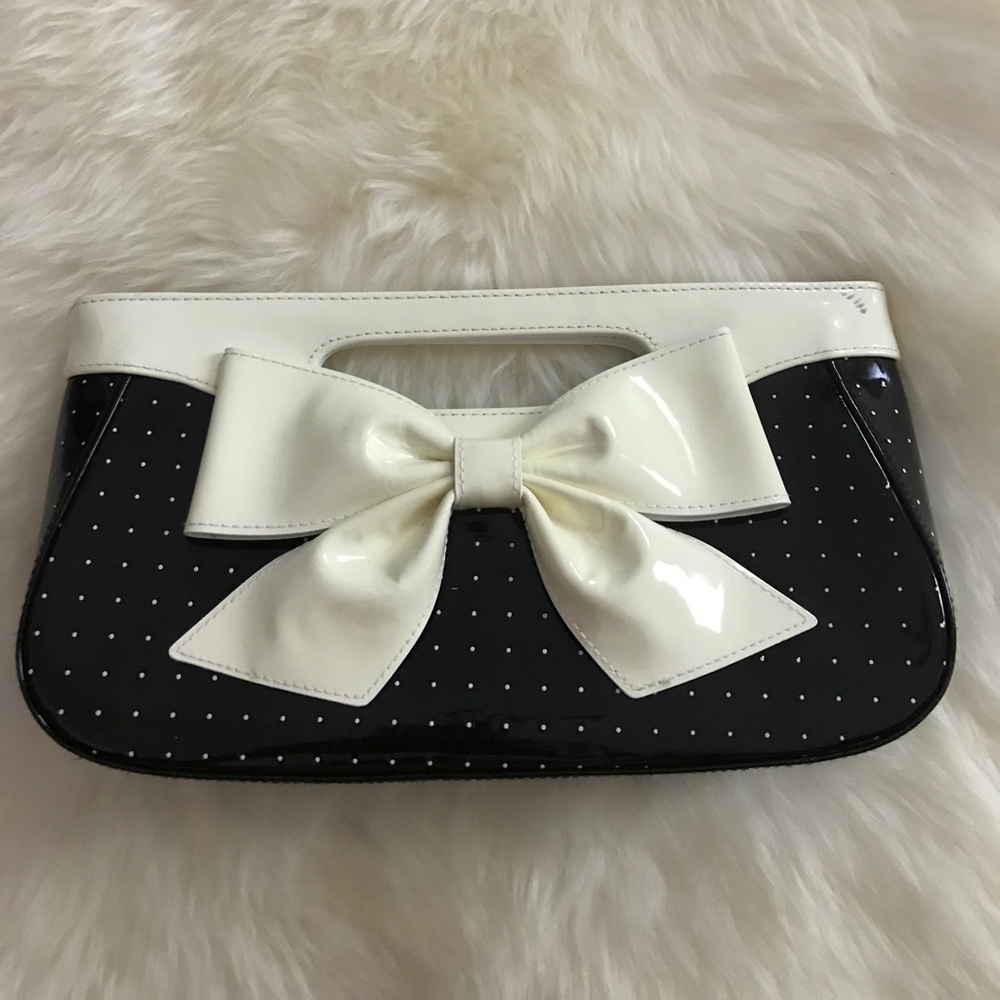 Isabella Fiore black & white bow clutch très chic!