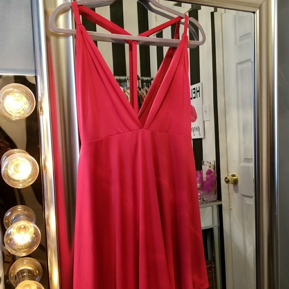 Backless little red dress - Picture 1 of 2