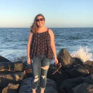 Meet your Posher, Abigail