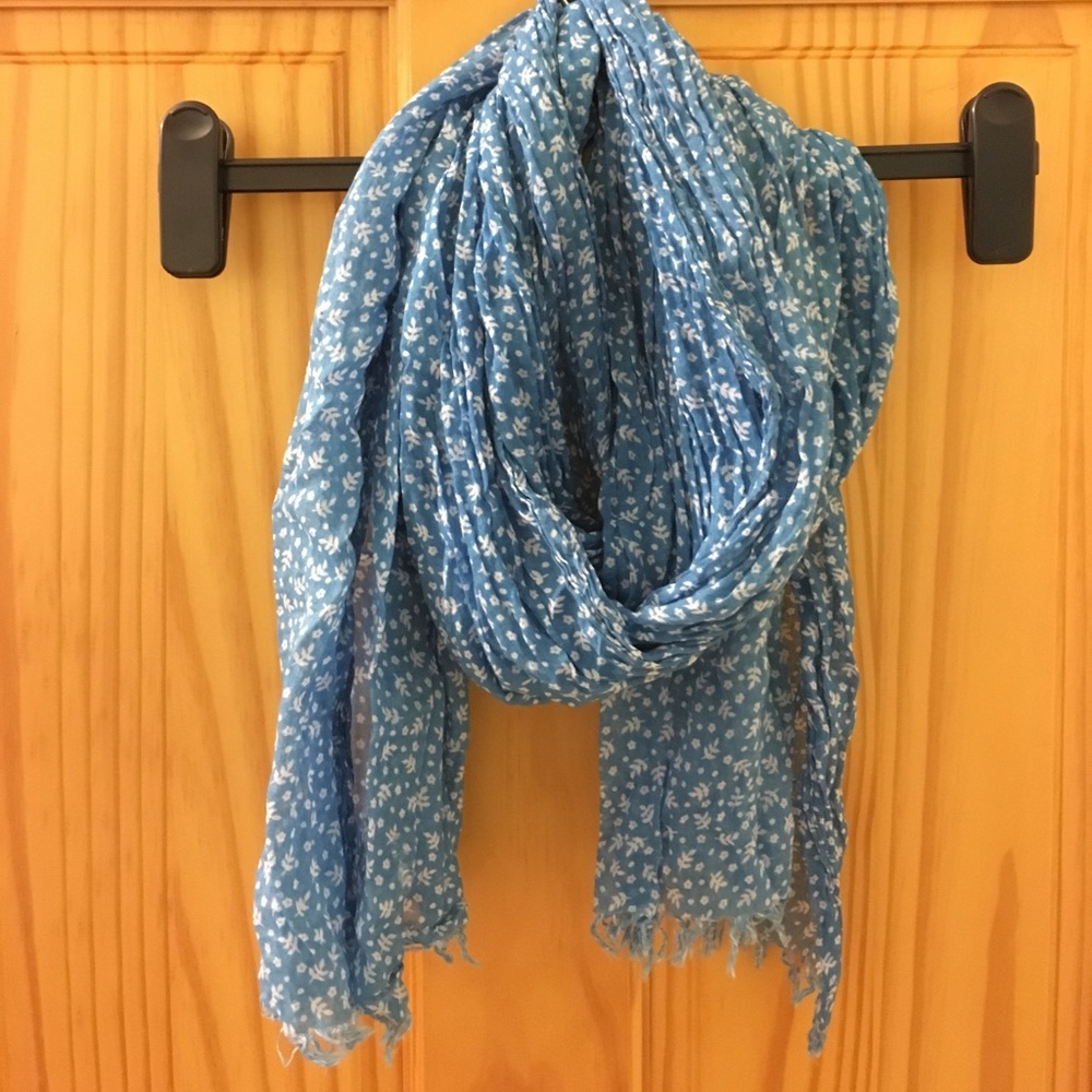 Cute mini flowers print scarf