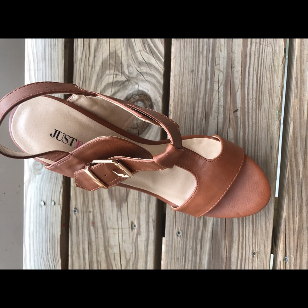 Tan Heels - Picture 3 of 3