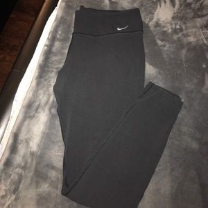 Nike tight leg leggings