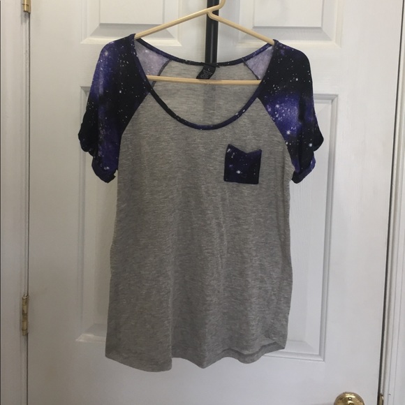 Rue21 Tops - Rue21 Grey & Galaxy Tee