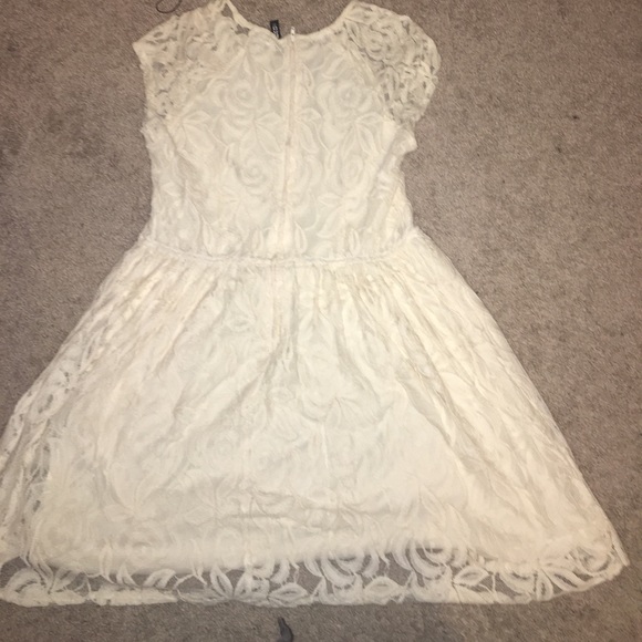 Cream Lace Dress from H&M - Picture 2 of 3