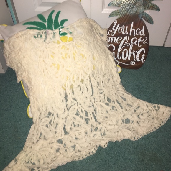 Cream Lace Shirt - Picture 2 of 4