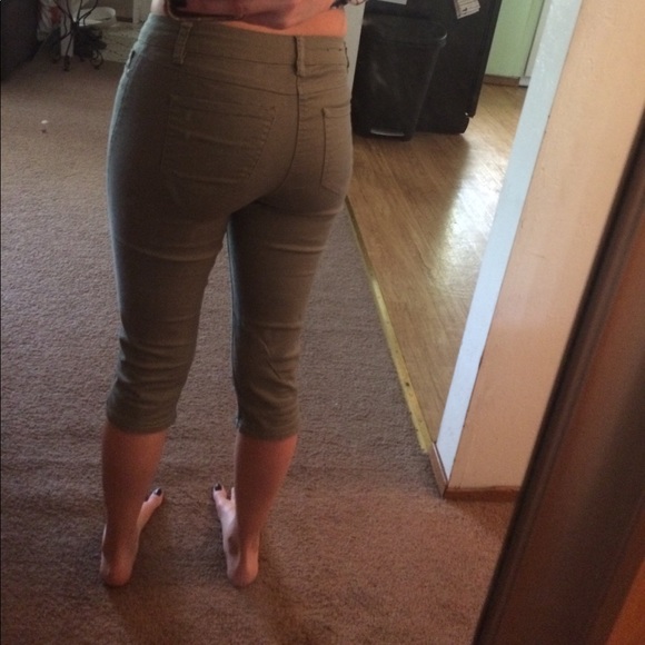 Army green capris - Picture 2 of 7