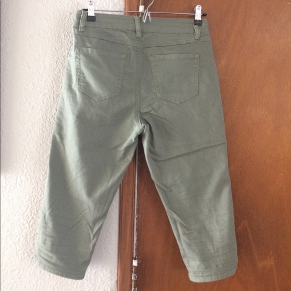 Army green capris - Picture 4 of 7