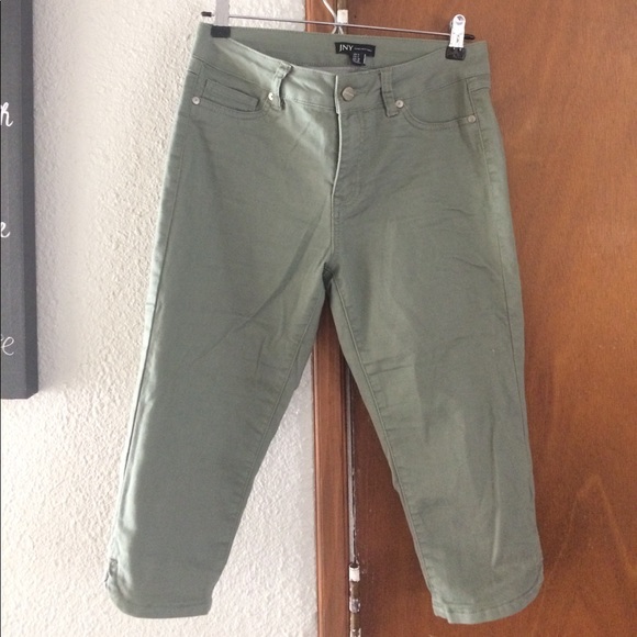 Army green capris - Picture 5 of 7