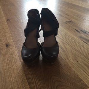 Lucky brand platform shoes