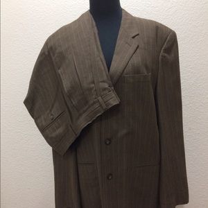 Claiborne Suit 38R EUC
