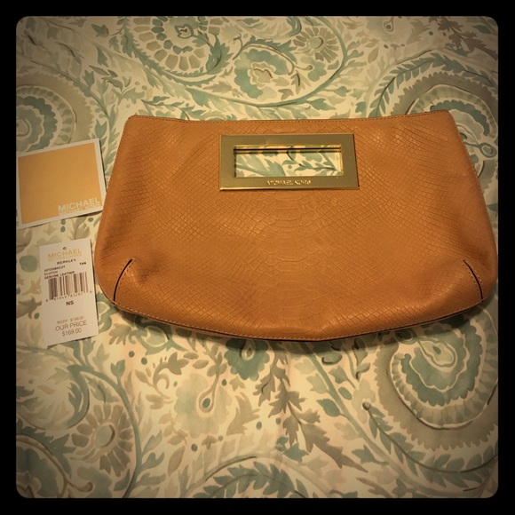 MICHAEL Michael Kors Handbags - Michael Kors Berkley Tan Leather Clutch Bag