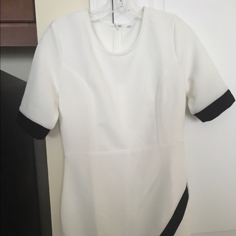 White and black dress size M