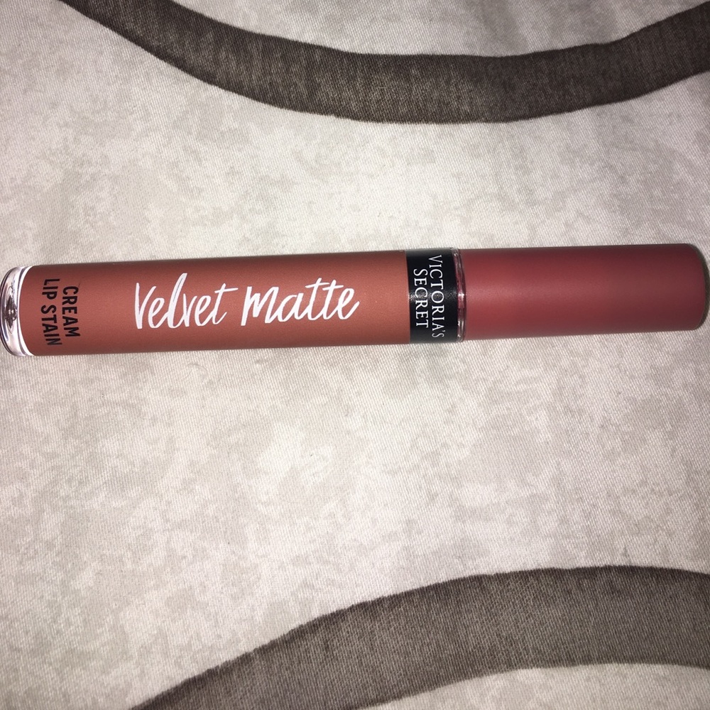 Victoria's Secret Velvet Matte Lip Stain