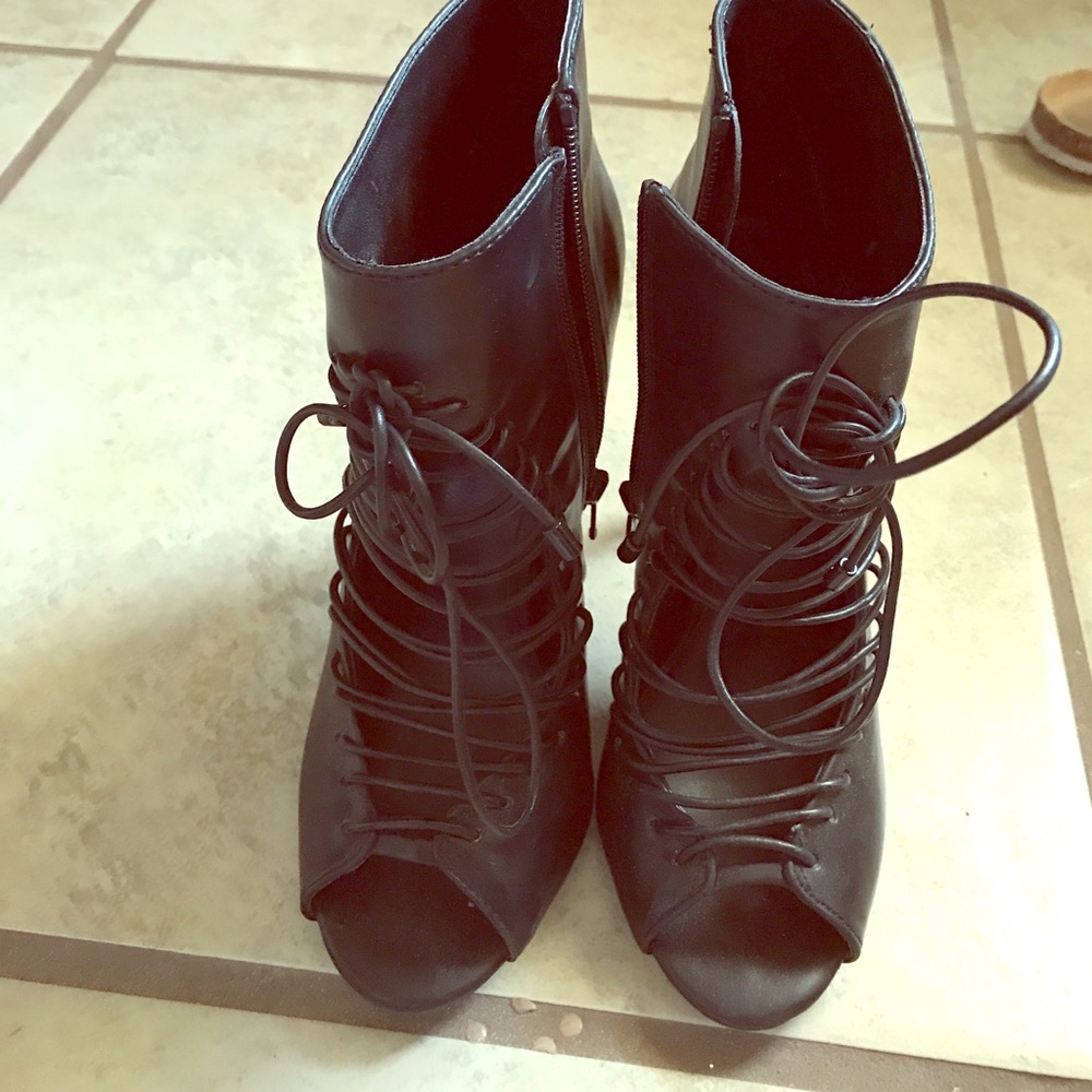 Like new ALDO heels!!!