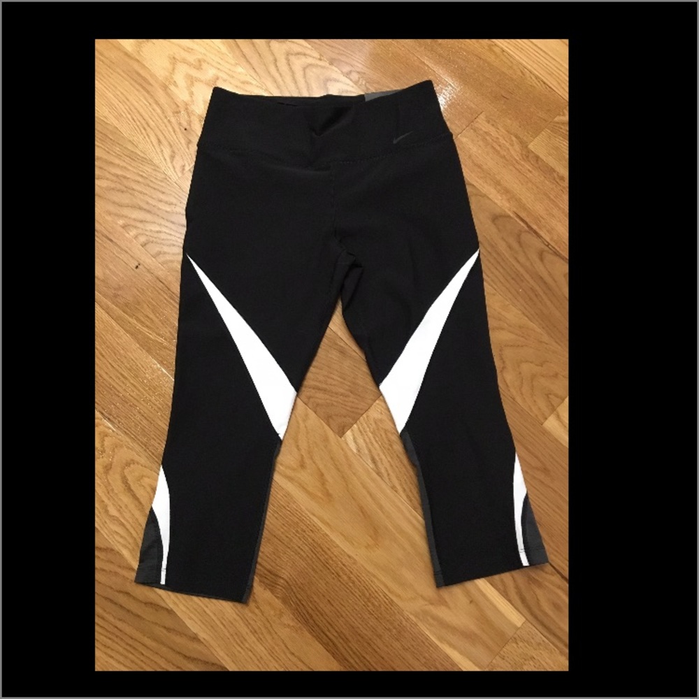 Nike cropped leggings / never worn