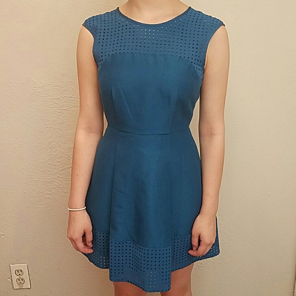 J. Crew Dresses & Skirts - J.Crew Petite Peacock Color Dress
