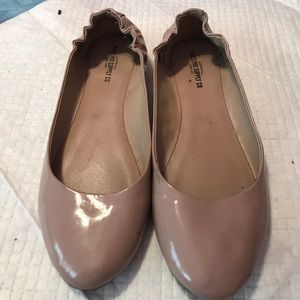 Nude ballet flats