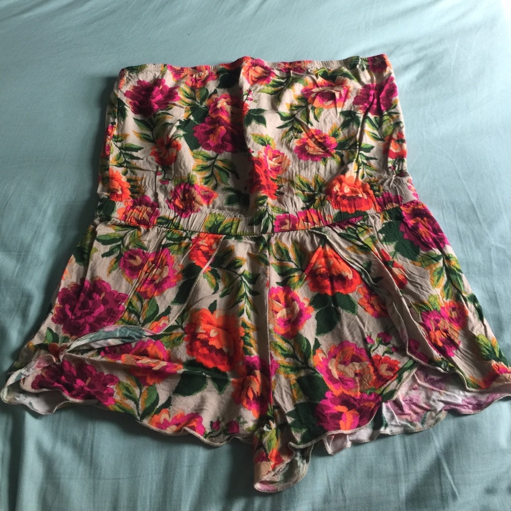 Kimchi Blue floral romper size L