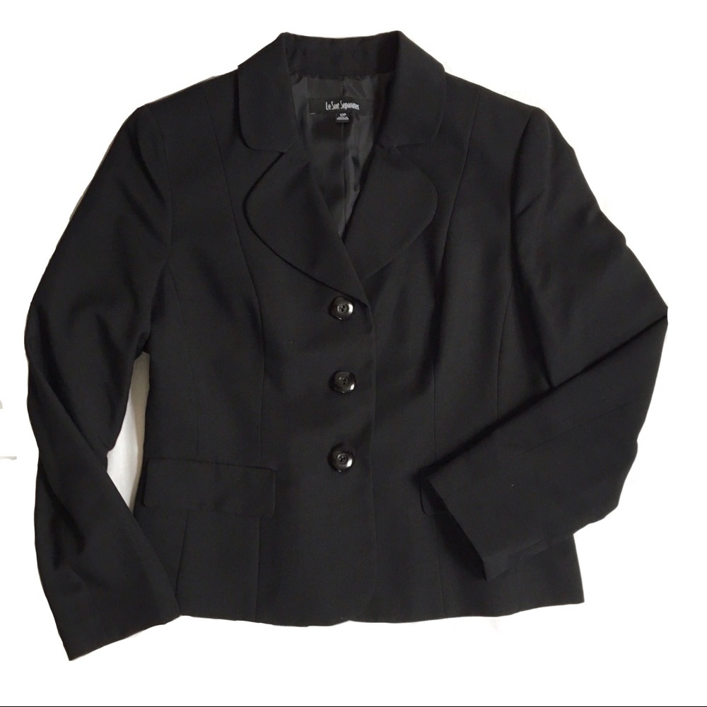 Le Suit Classic Black Blazer