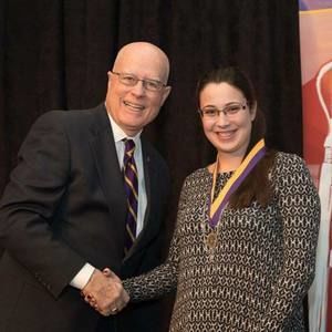 Meet your Posher, Lauren