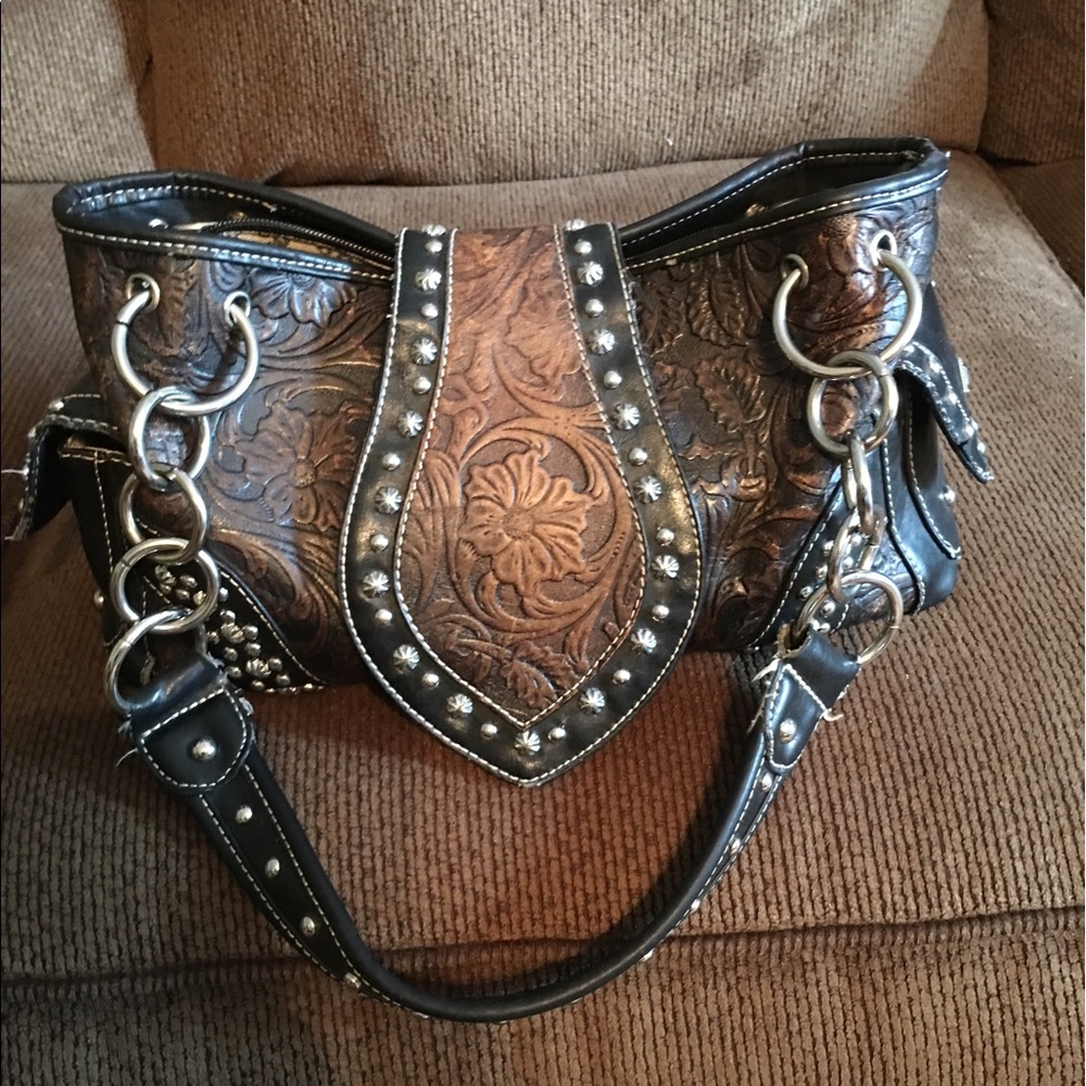 Brown and black purse!