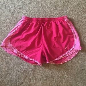 Nike Tempo Shorts - Large