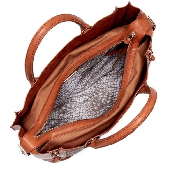 BRAND NEW W/TAGS Steve Madden Tan Woven Satchel! - Picture 3 of 4