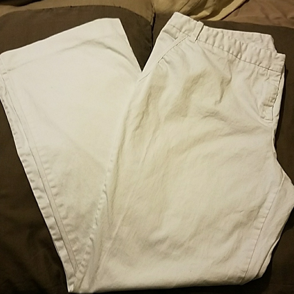 ATTENTION white pants