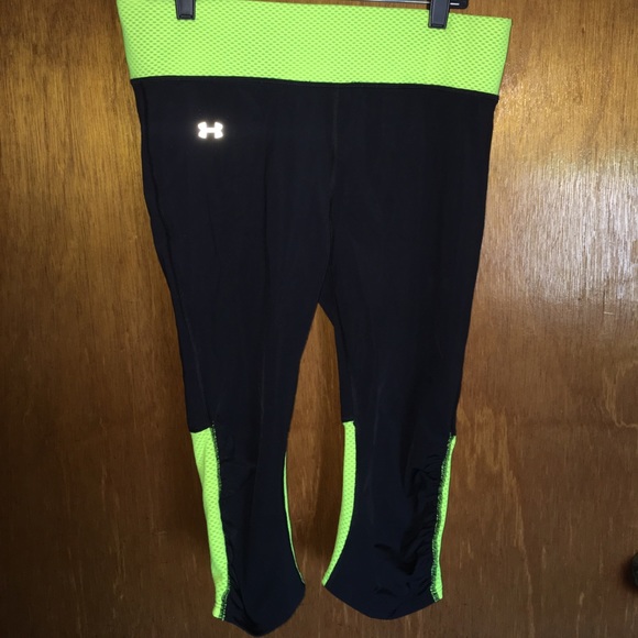 Under Armour Pants - Under armour capris sz l