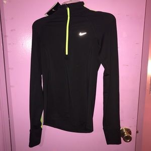 Nike active top