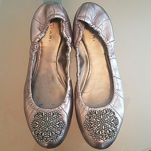 Tahari Valerie ballet flats