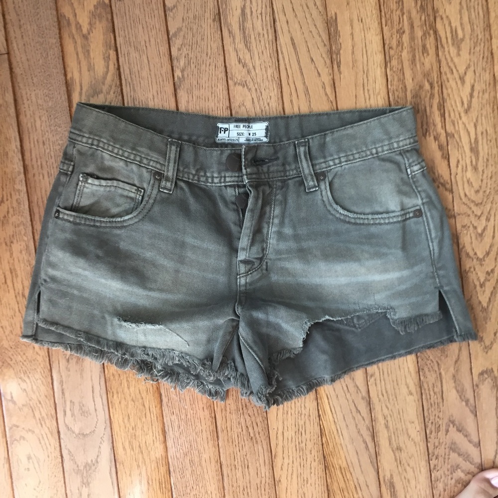FREE PEOPLE shorts with tags
