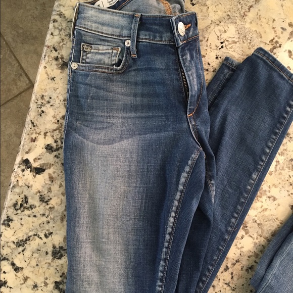 True Religion skinny'. Fits size 0 perfectly - Picture 3 of 3
