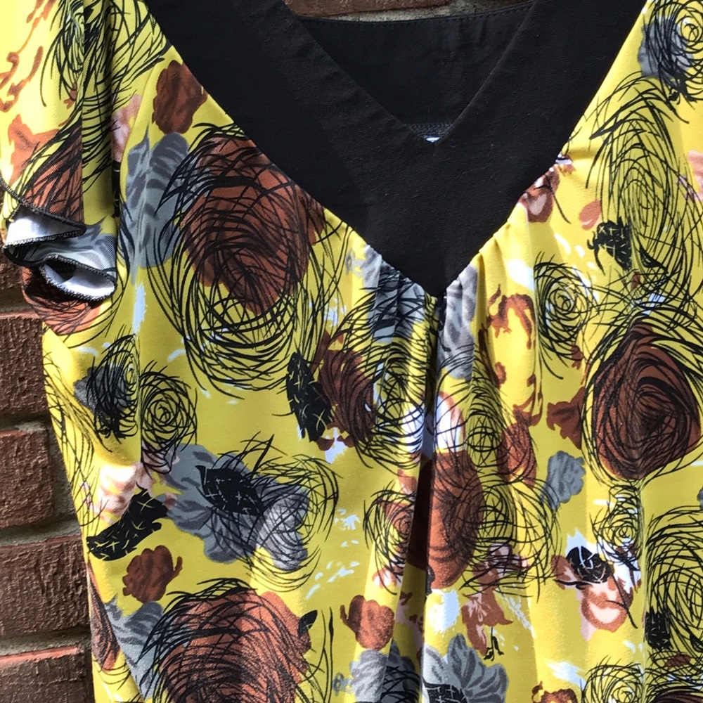 Summer Top - Picture 2 of 4