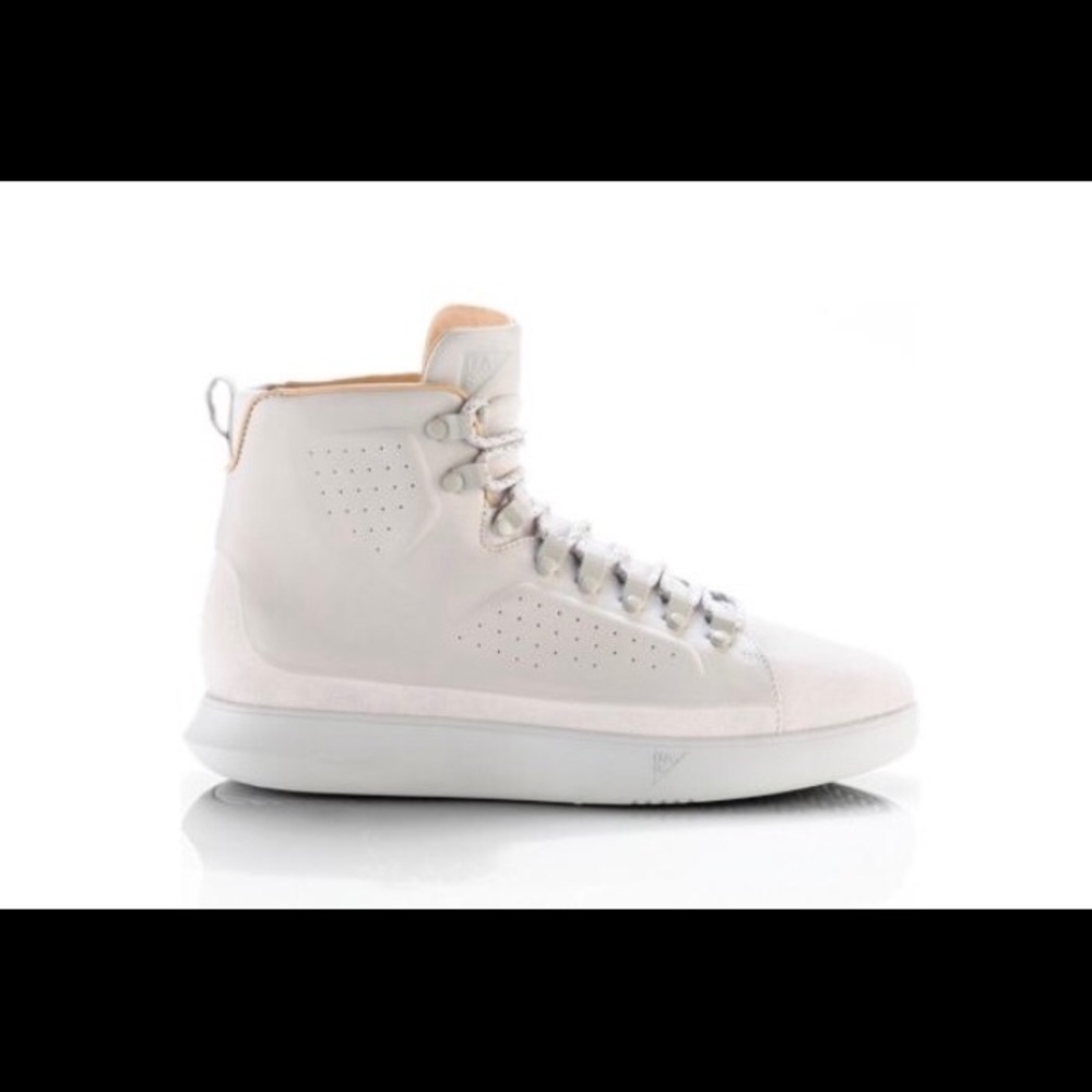 UAS CLUB MID SUEDE BOOTS