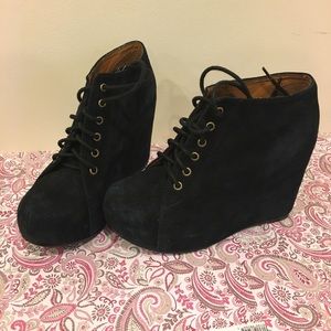 Jeffrey Campbell 8.5 suede wedge
