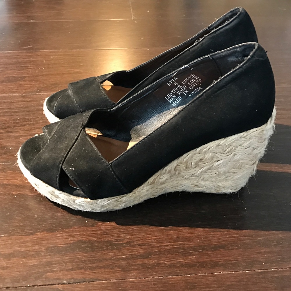 Matisse black wedges size 6