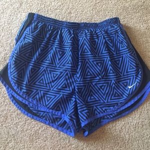 Nike tempo shorts - large