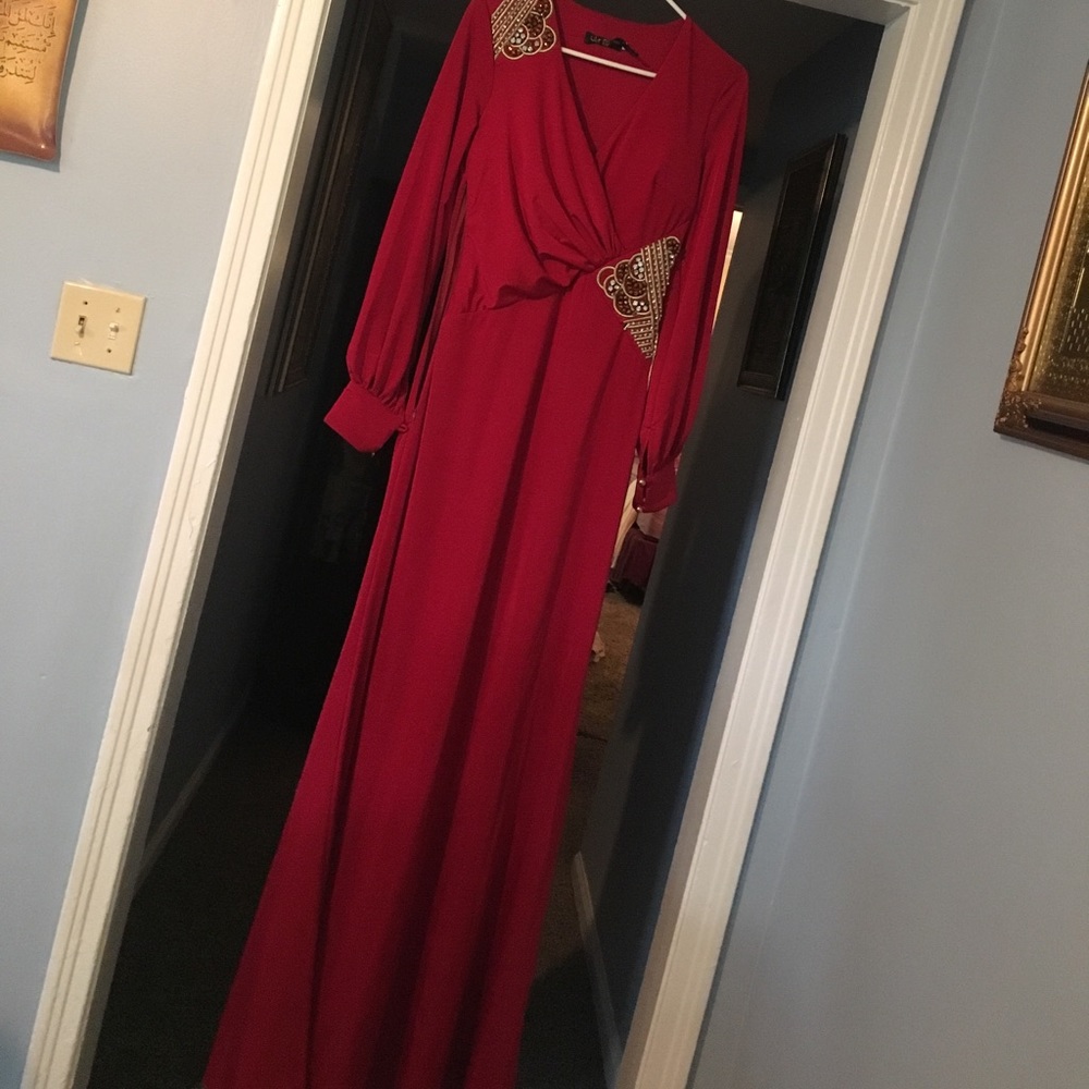 Long sleeve red evening gown size 4/6